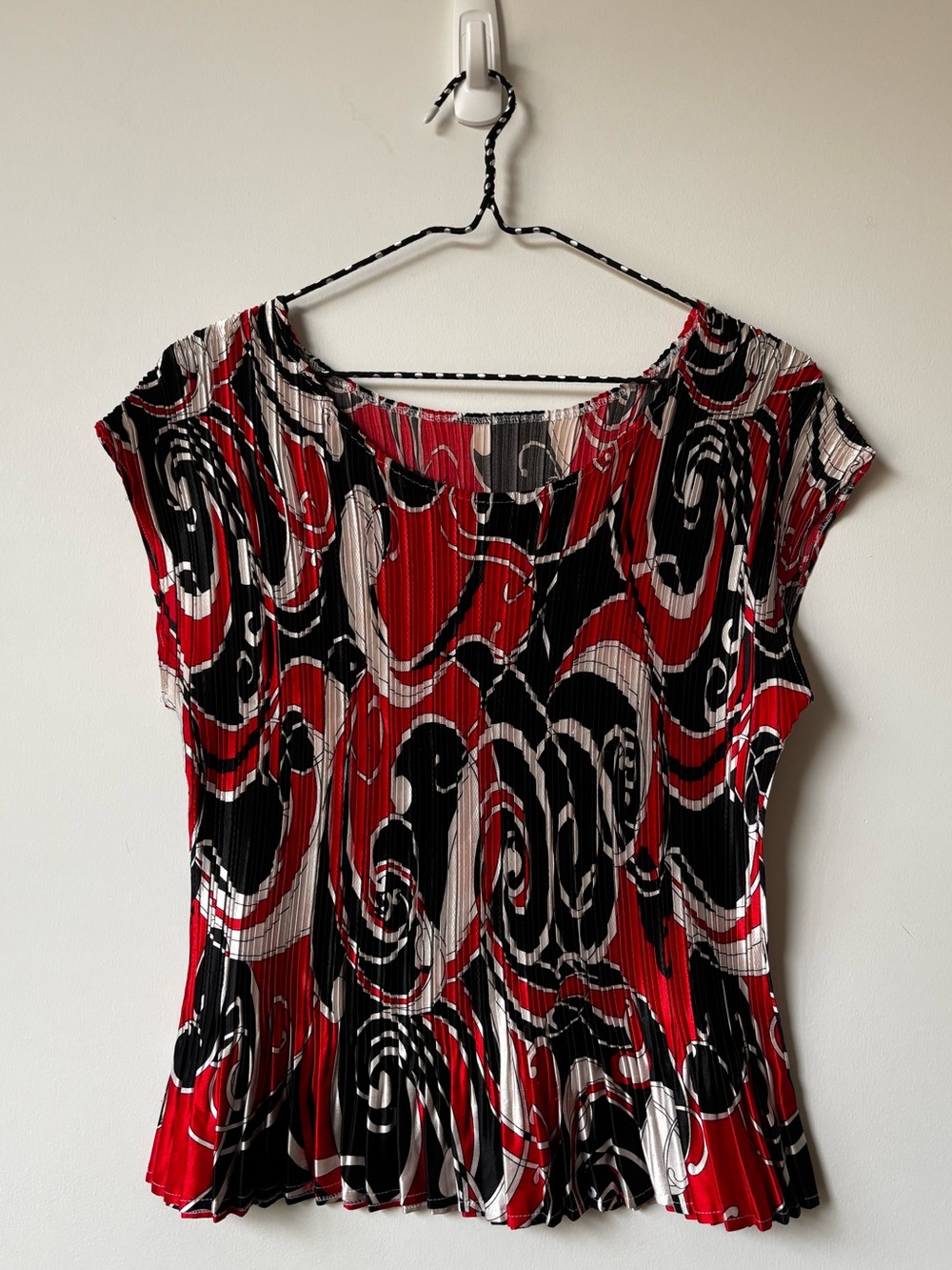 vintage 90s/00s mini pleat stretch top black white red patterned